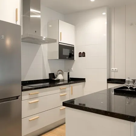 Souviron De Torres By Caleta Homes Màlaga