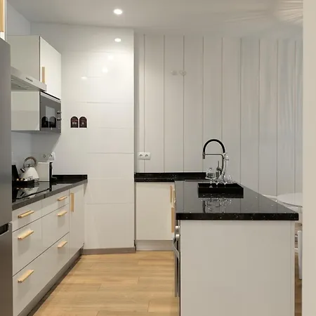 Souviron De Torres By Caleta Homes Apartmán